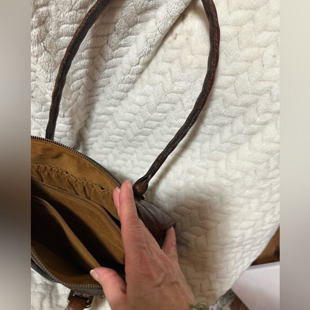 Patricia Nash leather handbag in brown with textured straps, almost twist style - Picture 5 of 8